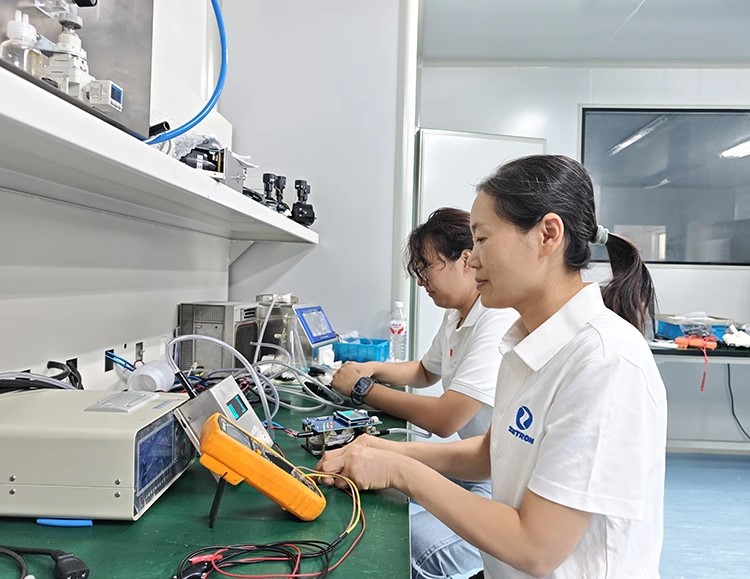 पहाड र समुन्द्रमा अभिभावकहरू | Zetron MS800A एयर क्वालिटी मोनिटरिङ सिस्टम साउदी अरेबिया प्रोजेक्टमा भरपर्दो रूपमा सञ्चालन हुन्छ