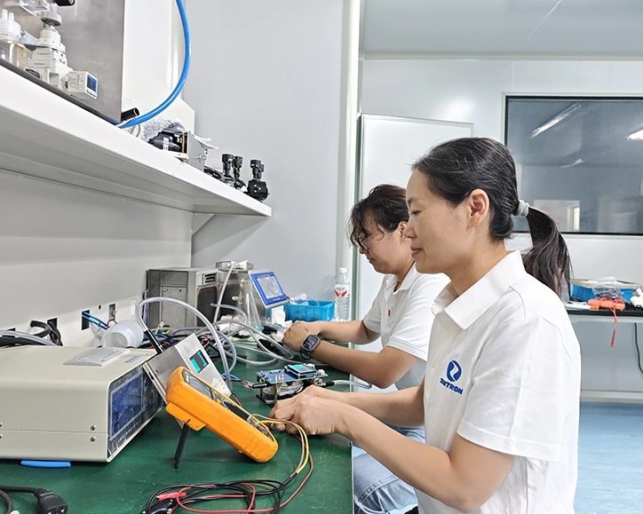 पहाड र समुन्द्रमा अभिभावकहरू | Zetron MS800A एयर क्वालिटी मोनिटरिङ सिस्टम साउदी अरेबिया प्रोजेक्टमा भरपर्दो रूपमा सञ्चालन हुन्छ